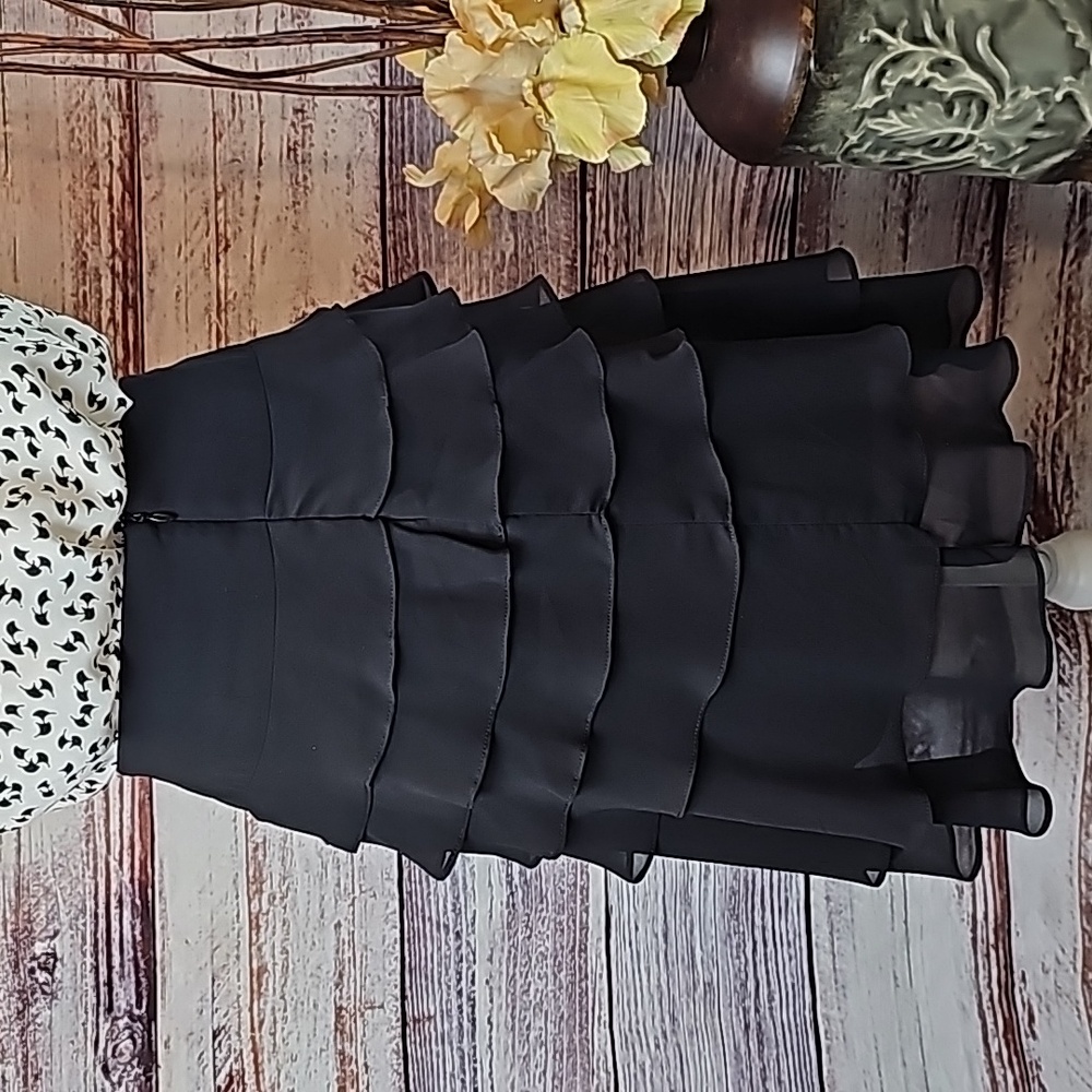 JS COLLECTION BLACK SHEER LINED TIRED RUFFLE SKIRT - Picture 4 of 10